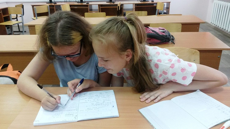 Учатся ли 1 мая. Кировская летняя школа по математике.